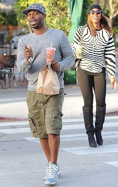 EXCLUSIVE: Kelly Rowland exits Urth Caffe with her manager Tim Witherspoon in Melrose