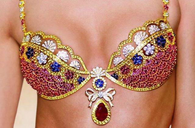 Кэндис Свэйнпоул выйдет на подиум в Fantasy Bra на показе Victoria Secret