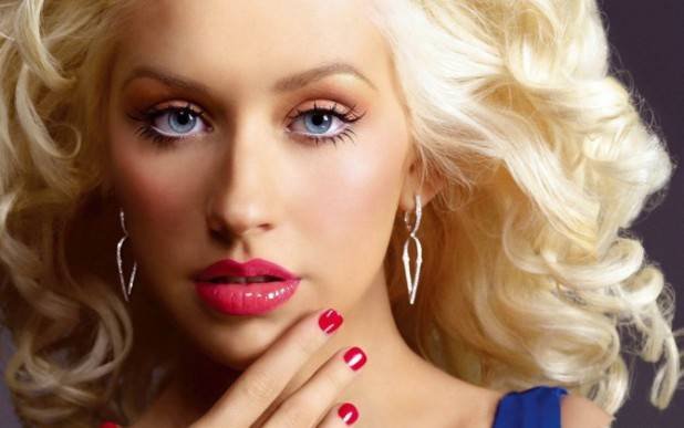 Christina-Aguilera-Wallpapers-HD-670x420