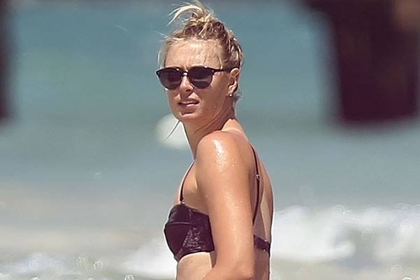 EXCLUSIVE: Russian tennis player Maria Sharapova shows her unspoilable body, while having a happy time with her friends on the beaches of Cancun, Mexico