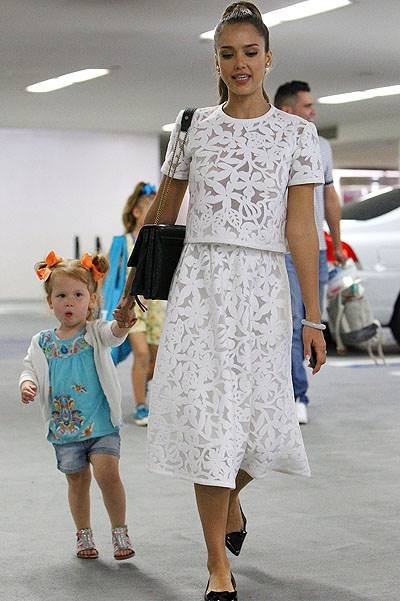Jessica Alba and family visiting the Hammer Museum in Westwood