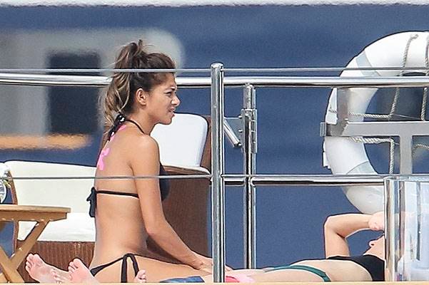 EXCLUSIVE: Nicole Scherzinger and Lewis Hamilton seen relaxing