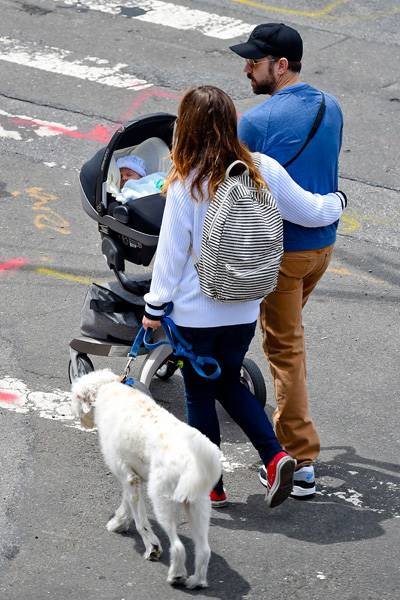 Olivia Wilde and Jason Sudeikis Memorial Day Weekend stroll with Otis