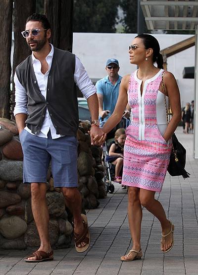 Eva Longoria and boyfriend Jose Antonio Baston holding hands and browsing art in Malibu