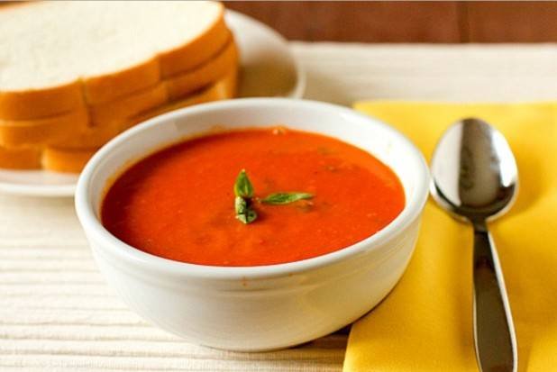 Сливочный-томатный-суп-с-базиликом