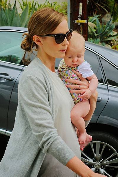 First Candid Photos Of Emily Blunt And John Krasinski's Baby Daughter Hazel