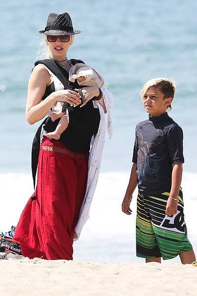 Gwen Stefani  takes her family out for a beach day in Santa Monica