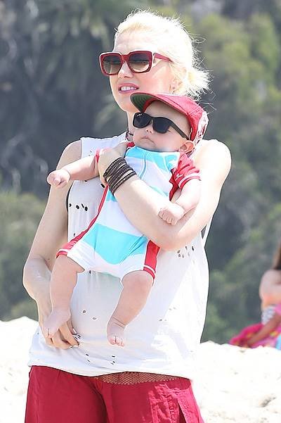 Gwen Stefani takes her family out for a beach day in Santa Monica - Part 2