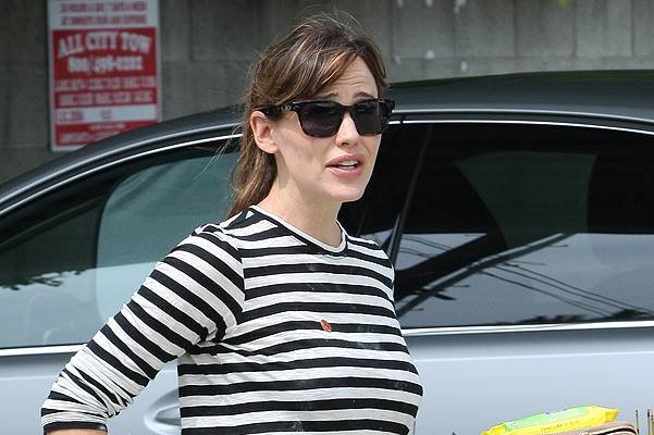 Jennifer Garner was spotted in Beverly Hills, LA