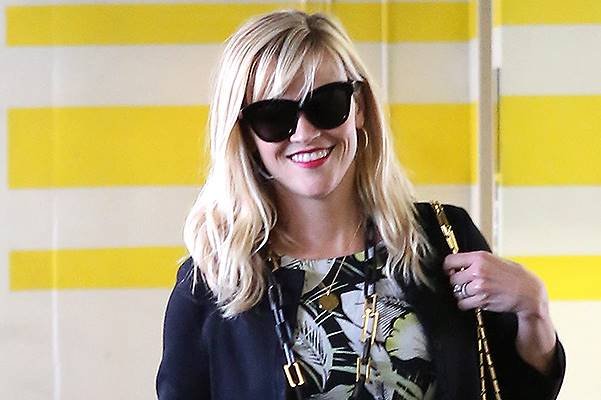 Reese Witherspoon looking sharp in a floral design