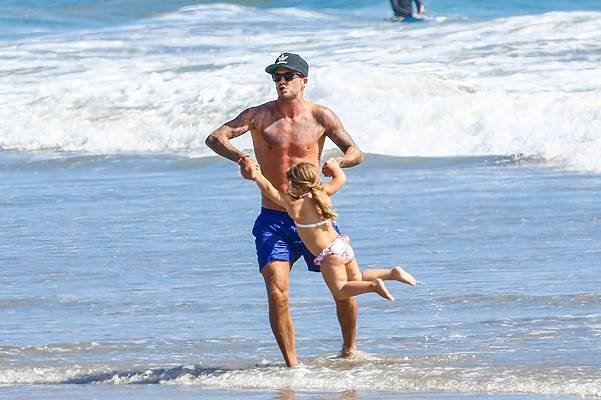 *EXCLUSIVE* David Beckham has a fun day at the beach - Part 2