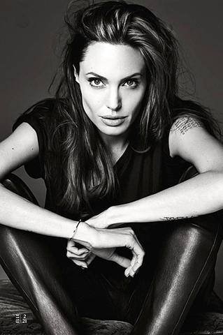 36bbb87e561b9f0f2e4e398803e8d3e9_angelina_jolie_elle_08