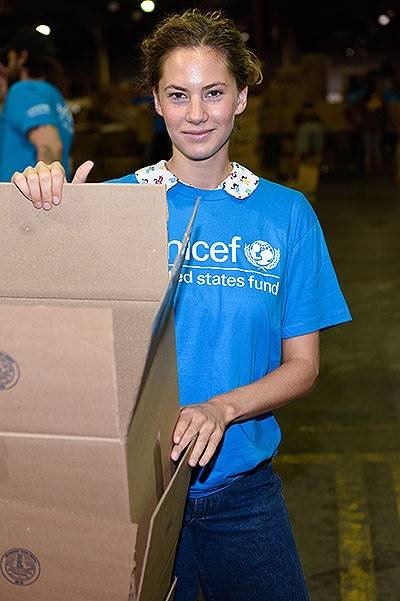 Emma Ferrer, Audrey Hepburn's Granddaughter, Joins UNICEF And UPS Volunteers In Packing Thousands Of Winter Survival Kits For Syrian Children In Edison, NJ