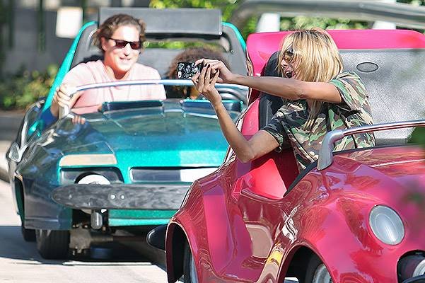Heidi Klum takes her kids to Disneyland Park