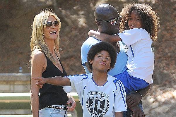Heidi Klum and ex-husband Seal watch their children play in a soccer game in Brentwood, Los Angeles Featuring: Heidi Klum,Seal,Johan Samuel,Henry Samuel Where: Los Angeles, California, United States When: 04 Oct 2014 Credit: WENN.com