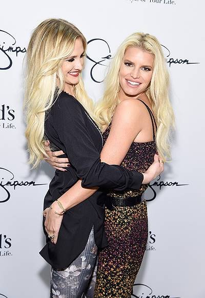 Jessica And Ashlee Simpson Visit Dillard's Perimeter Mall