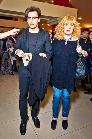 2677de89ef5895f207e63a4b46677b0b_alla_pugacheva_maksim_galkin_02