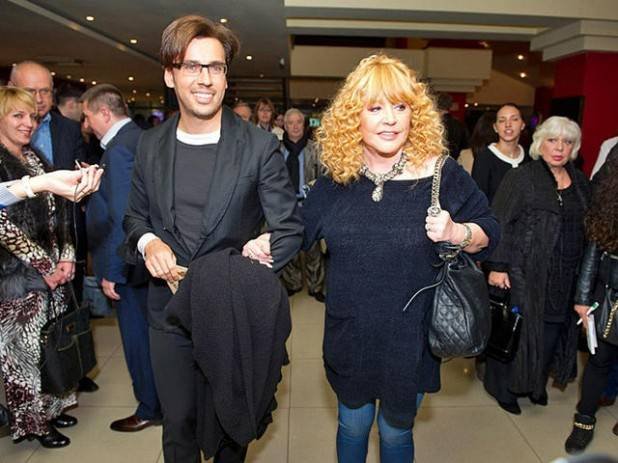 30b6eae2888605b7cf8a686334960ca2_alla_pugacheva_maksim_galkin_05