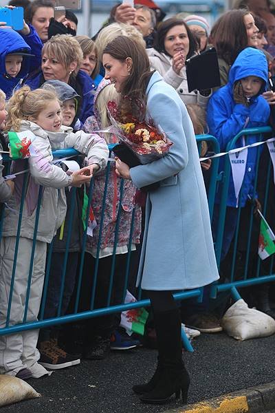 The Duke and Duchess of Cambridge visit the Pembroke Refinery in Hundleton, Wales Featuring: Kate Middleton, Catherine Duchess of Cambridge Where: Hundleton, United Kingdom When: 08 Nov 2014 Credit: WENN.com