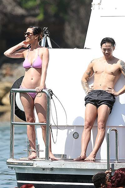 EXCLUSIVE: INF - Katy Perry enjoys the sun on Sydney Harbour